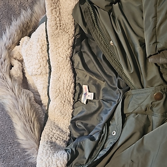 Jacket‎ - Picture 4 of 6